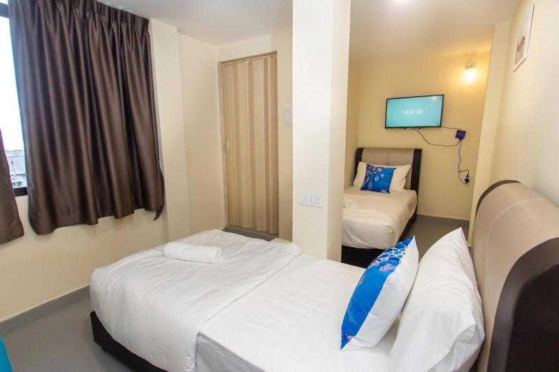 Southern Tip Hotel Pontian Kecil Exterior foto